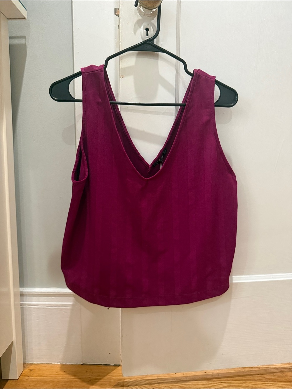 Zara Women's V-Neck Sleeveless Tank Top - Magenta